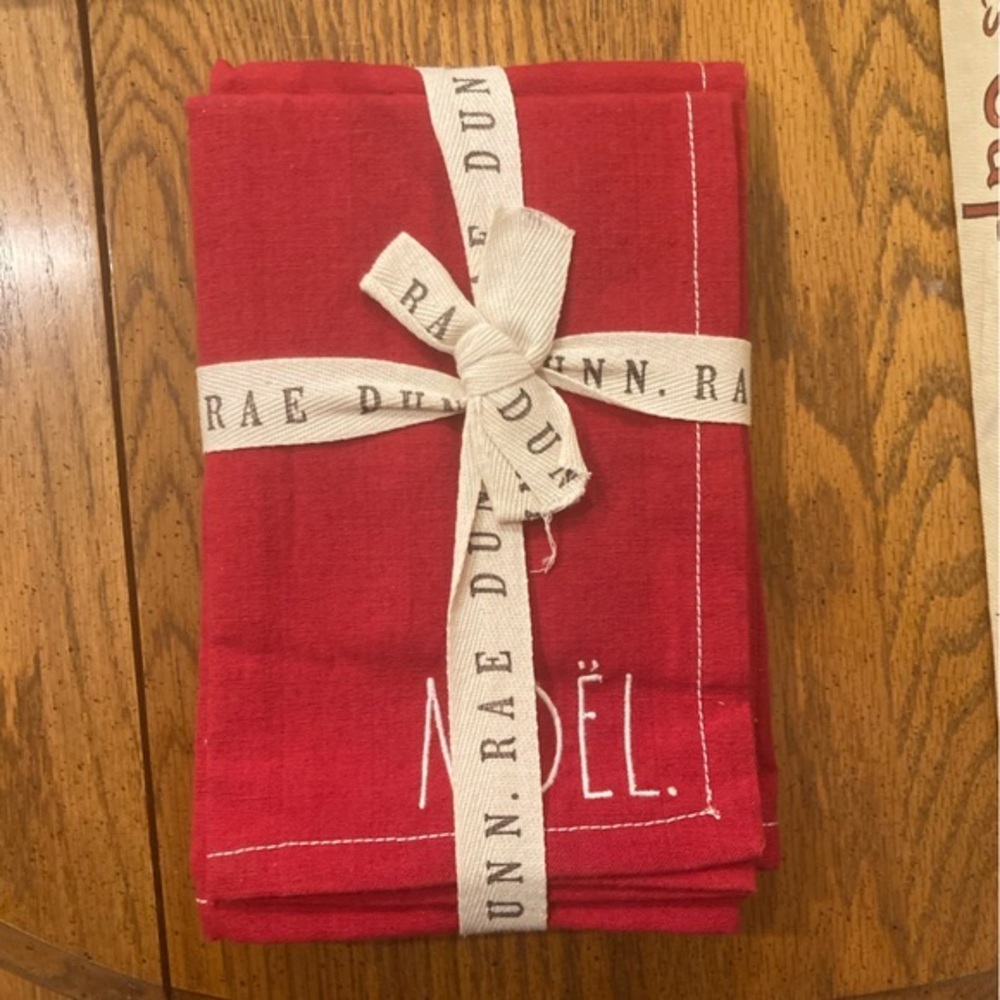 Rae Dunn Embroidered Holiday  Napkins - Set of 4 - NWT